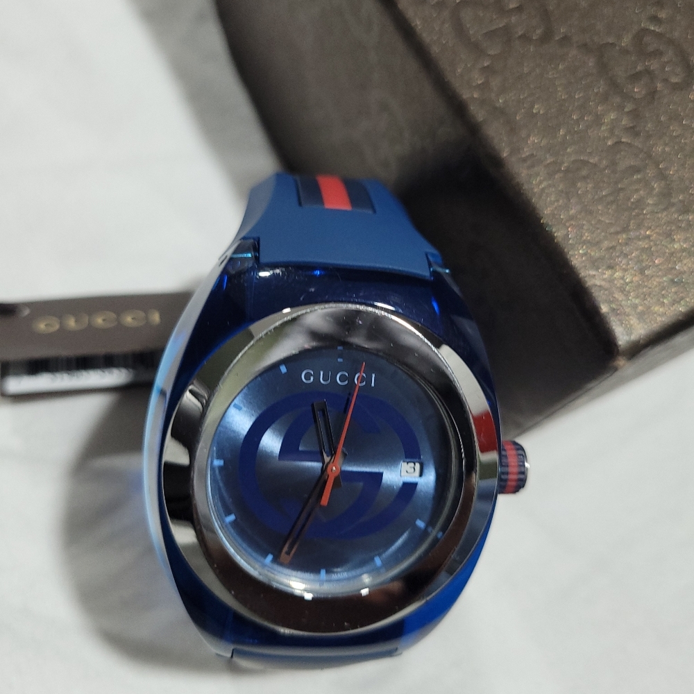 Gucci Unisex Blue Swiss Sync Striped Rubber Strap Watch